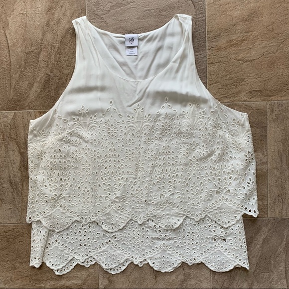 🔴 SOLD - CAbi Frolic Top - Size XL - Picture 4 of 11